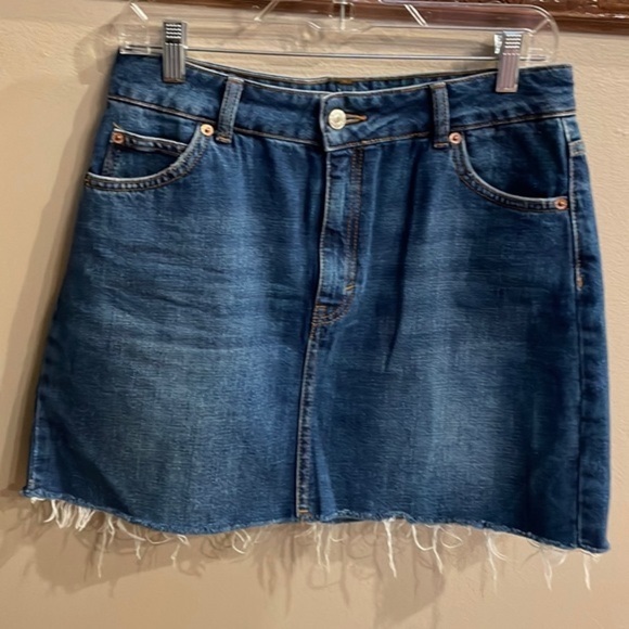 TOPSHOP MOTO denim mini skirt frayed hem 5 pockets zip front button closure 8 - Picture 1 of 12